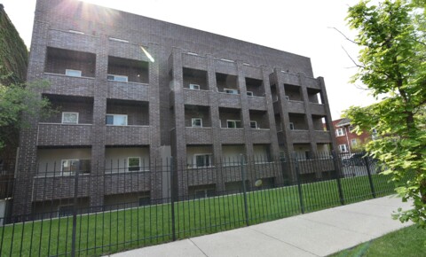 Apartments Near Kendall 4520 N Beacon for Kendall College Students in Chicago, IL