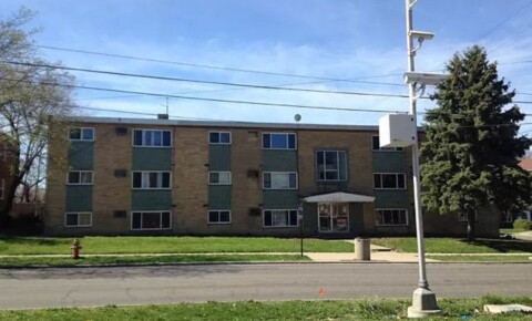 Apartments Near Notre Dame 13970 Superior Rd.  for Notre Dame College Students in Cleveland, OH