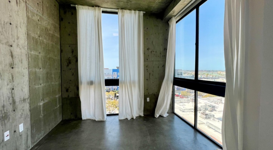 2bd 1ba in Little Italy with a fantastic view!