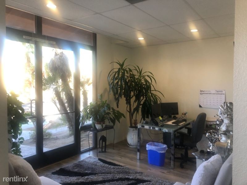 1 Gorgeous Office For Rent