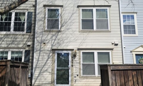 Houses Near The Art Institute of Washington-Dulles Lovely 3Bd/2.5Bth TH in Germantown!! for The Art Institute of Washington-Dulles Students in Sterling, VA