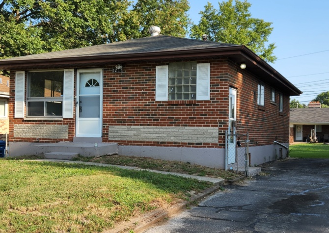 Houses Near 1217 Lakeview Avenue St. Louis, MO 63138