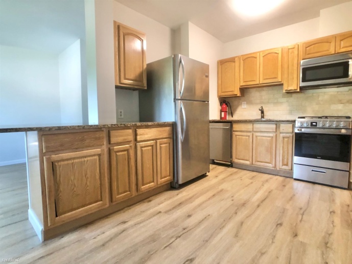 2300 SF 3 br, 2 ba House - W/D In Unit - 2 Parking Spaces/Dobbs Ferry