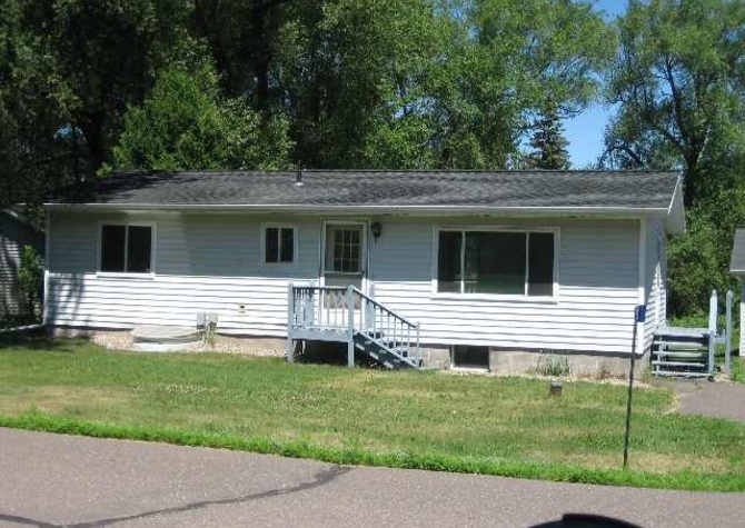 Houses Near **Avail Oct 15! Private 4 Bedroom House**Esko Area**