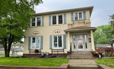 Houses Near Hastings S.ST PAUL - 3b/2ba Amazing Unit # 1 Avail Now! for Hastings Students in Hastings, MN