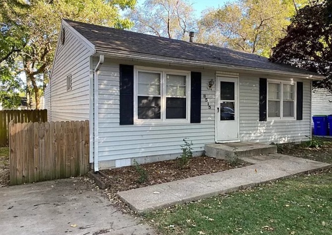 Houses Near Adorable 2 BR 1 bath house in good condition. Fenced yard and backyard