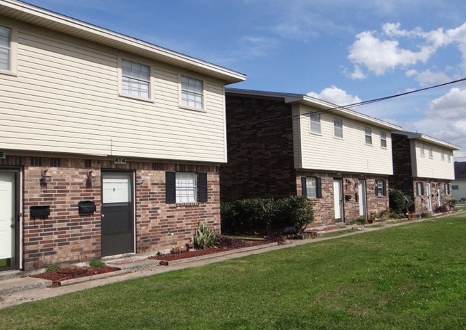 Apartments Near Northway Manor