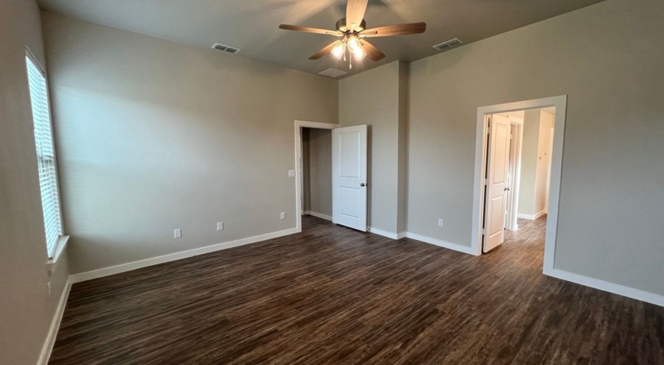 Beautiful 4 Bedroom Home (Available 2/22/24)
