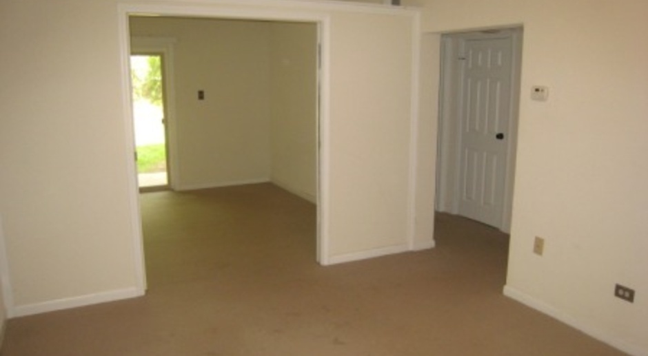 1 Bedroom Apartment in Gated Community with Pool! 