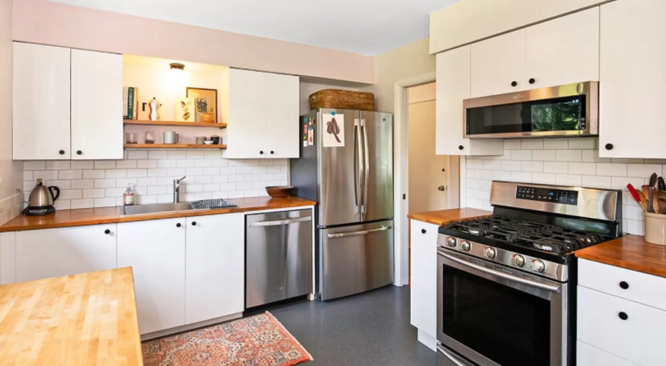 Charming 3-Bedroom Home in Portland's Desirable Southwest District