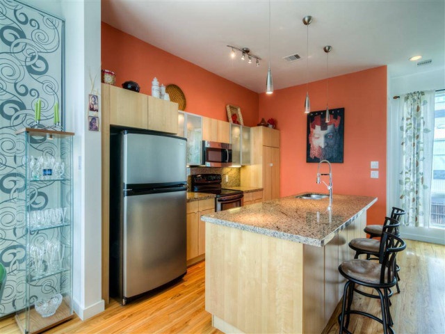 1 furnished bedroom & private bath in Midtown townhome. Parking & terrace!