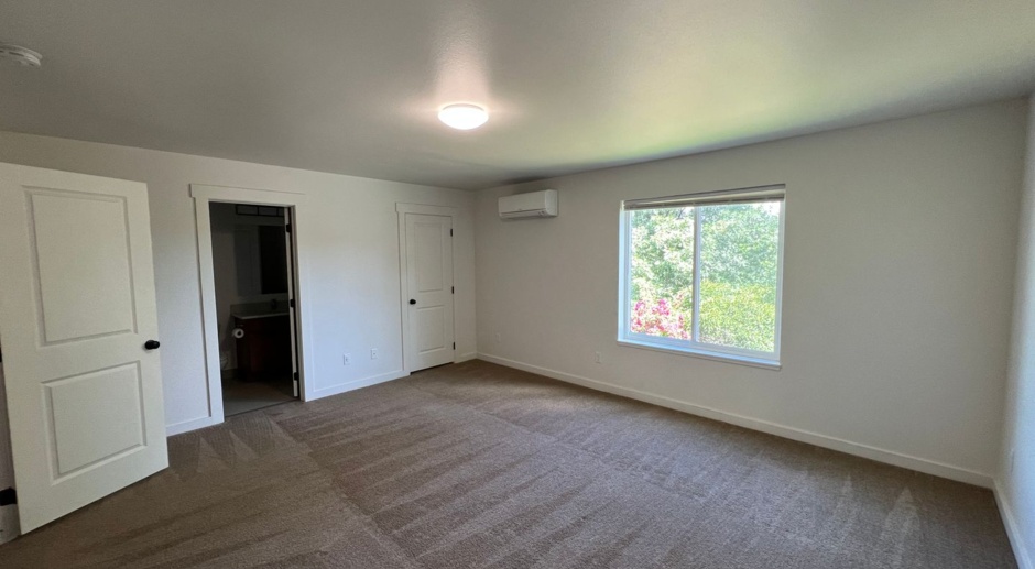 4.5 Bathrooms ! 4 large bedrooms! Close to CWU