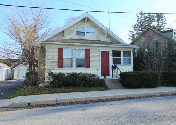 Houses Near ON HOLD--15 Union Avenue, New Holland - $1200/month - 1 1/2 STORY HOME