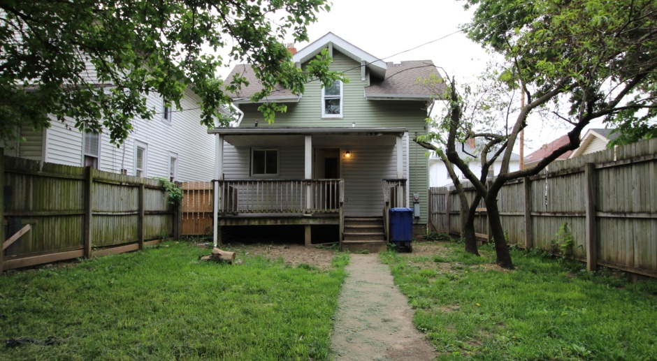 2 Bed / 2 Bath Single Family Home with Fenced in Yard 