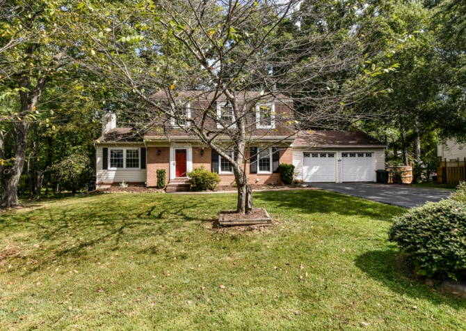 Houses Near Conveniently located minutes from Reston Town Center