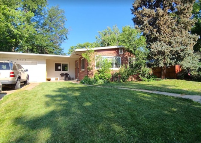 Houses Near Nice neighborhood and only 8 blocks from the Arvada center