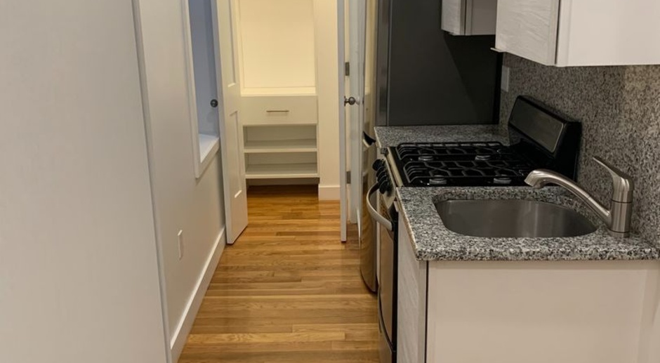 FULLY FURNISHED STUDIO IN DOWNTOWN CHELSEA- NO BROKER FEE.. BOSTON COMFORT SUITES!!