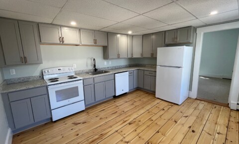 Apartments Near New Hampshire Great 2 Bedroom Apartment, Dishwasher, Walk to UNH Bus, Walk to Downtown for New Hampshire Students in , NH
