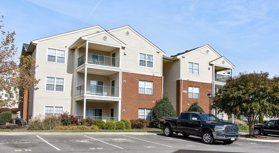 AVAILABLE NOW! Spacious & Bright Condos Located in Glen Allen! MOVE IN SPECIAL: 50% OFF FIRST MONTH'S RENT!