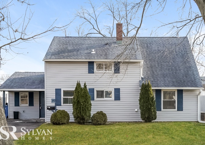 Houses Near Easy living in this adorable 4BR 2BA home 