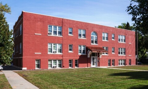 Apartments Near NDSU 905 5th St N for North Dakota State University Students in Fargo, ND