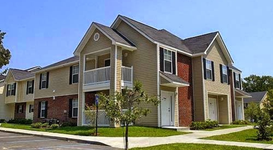 Shadowmoss Pointe Apartments and Townhomes