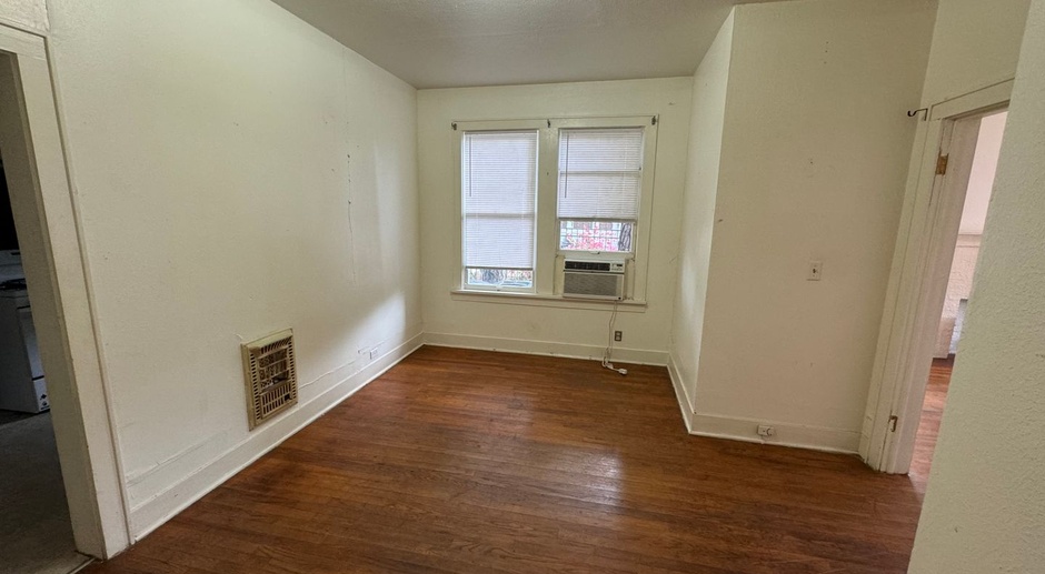 Charming 1 Bedroom Apartment in Highland
