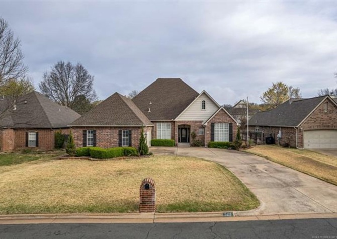 Houses Near Immaculate and hard to find Single-Story with a 3-Car Garage available for immediate occupancy in the heart of south Tulsa, Jenks SE!