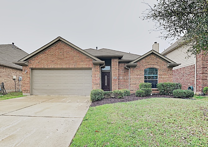 Houses Near Immaculate 3 bedroom home in Keller. 