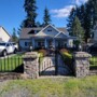 Luxurious Dual-Family Home in Prime Everett Locale - Fully Renovated, Kid-Friendly Haven