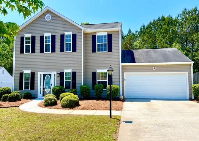 Houses Near Welcome to this charming 3 bedroom, 2.5 bathroom home located in Loganville, GA.