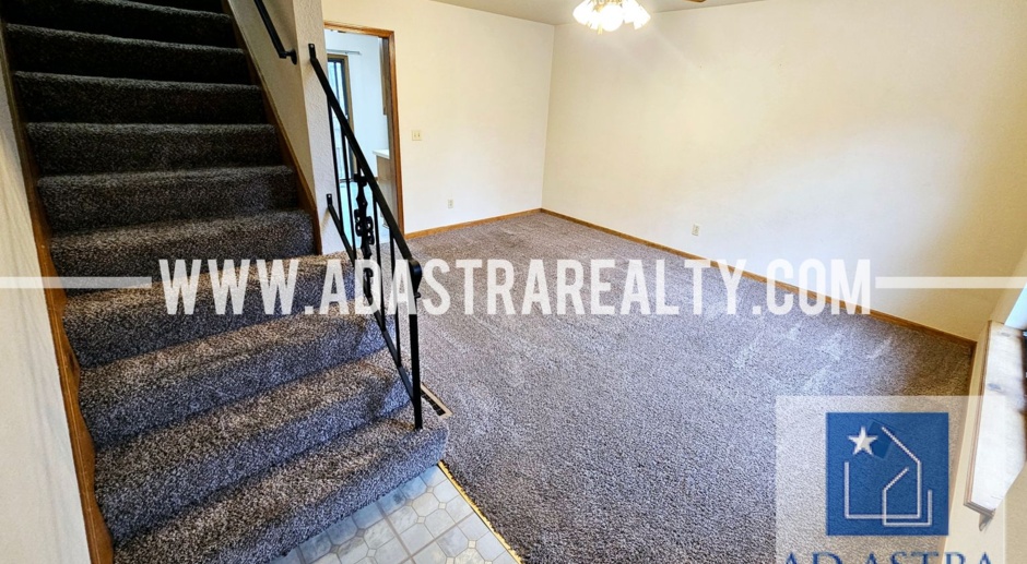 Beautiful Updated Duplex in Grandview-Available NOW!!