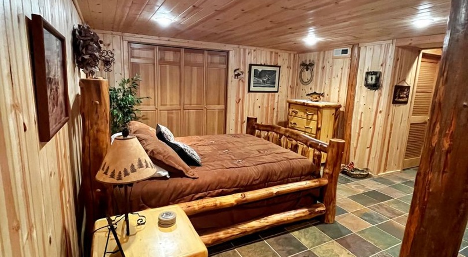 Fully Furnished Cabin Available - 10 Minute Drive to Downtown Bozeman
