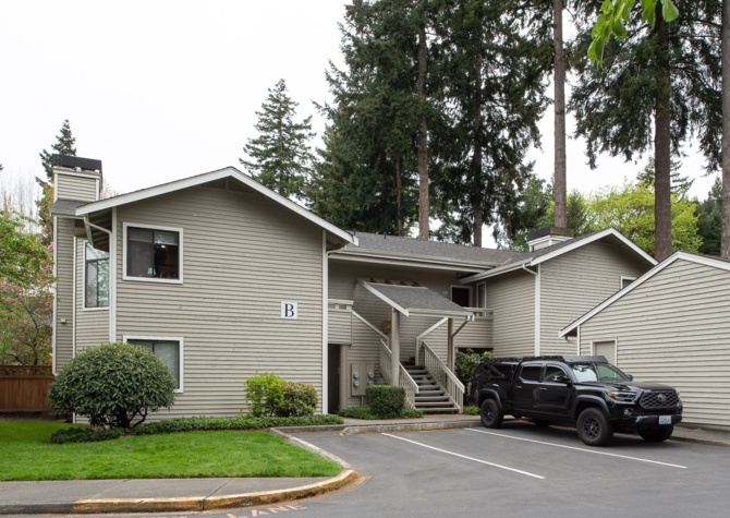 Houses Near Fully Remodeled 2 Bed Redmond Condo at an Amazing Community!