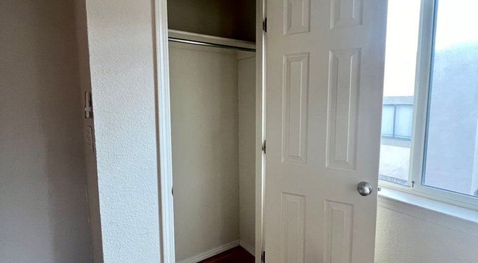 2bd/2ba condo with garage and in-unit laundry 