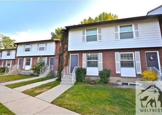Houses Near No Security Deposit Option! Stunning 3 Bedroom Sandy Townhome