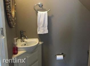 Beautiful 3 Bedroom 1.5 Bath Duplex Apartment - Heat/Hot Water - Parking - Laundry - White Plains