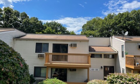 Houses Near Middlesex Community College 1 bedroom renovated Woodland Heights Condo  for Middlesex Community College Students in Middletown, CT