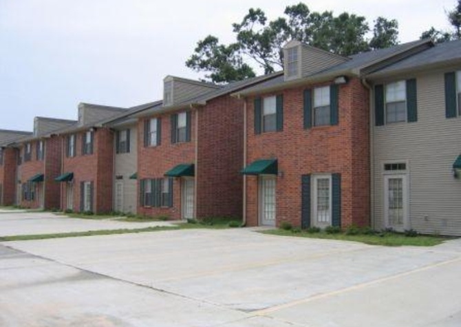 Houses Near Mignonette Townhomes