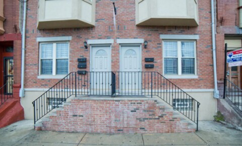 Apartments Near Peirce 1535 W. Norris St for Peirce College Students in Philadelphia, PA