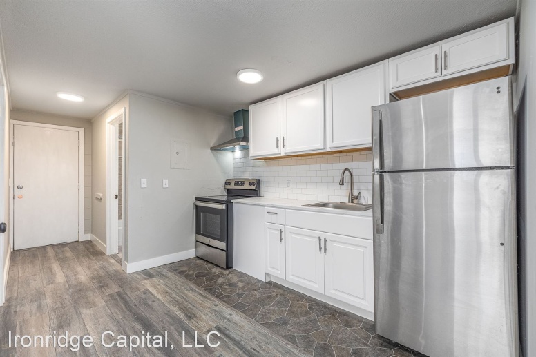 NEWLY Remodeled 1 & 2 Bedroom Units, Pet Friendly