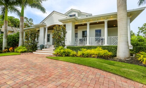 Houses Near Hodges **STUNNING POOL HOME**3BEDS PLUS LOFT / 3.5BATHS**AQUALANE SHORES**FURNISHED SEASONAL RENTAL**6-SEAT GOLF CART AVAILABLE** for Hodges University Students in Naples, FL
