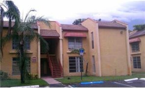 Houses Near AIU South Florida 3 BED 2 BATH ON 1ST FLOOR for American Intercontinental University Students in Weston, FL