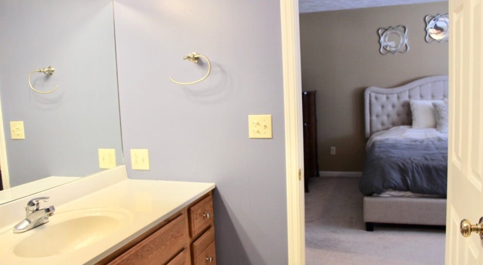 3 bedroom, 2.5 bathroom townhouse near Med Center area. Available 8/2/2024