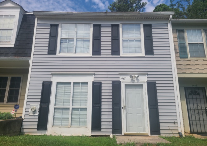 Houses Near 2 bed 2.5 bath in Stone Mountain