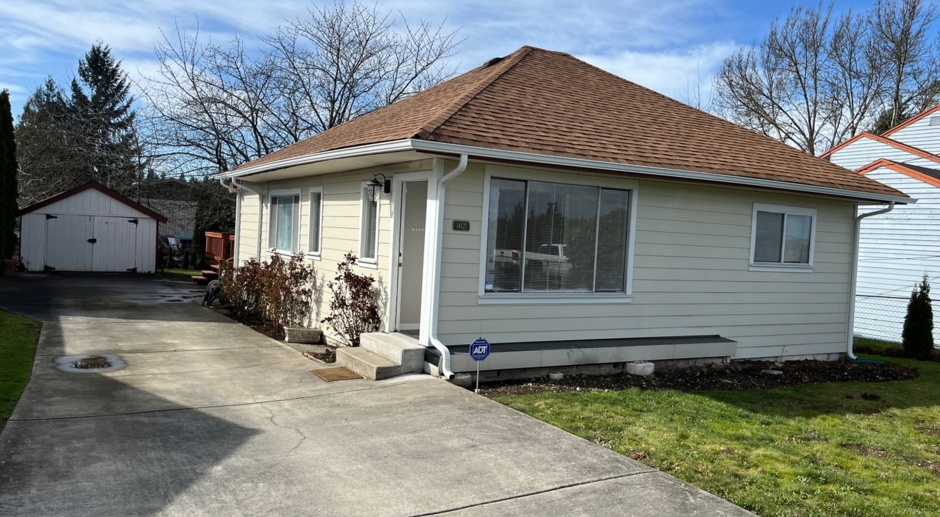 Tukwila 2bed 1bath home for rent - large fenced yard 
