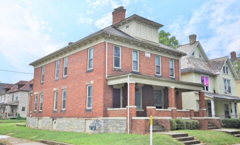 Houses Near Ohio State School of Cosmetology-Canal Winchester 4 Bedroom , 2 Bath Newly Renovated Townhouse - Right off of High St - FREE Washer / Dryer and Off-street Parking for Ohio State School of Cosmetology-Canal Winchester Students in CANAL WINCHESTER, OH