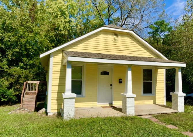 Houses Near Cute Bungalow Downtown! AVAILABLE NOW!