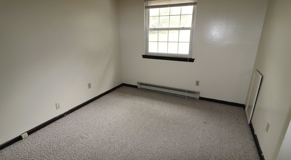 2 Bedroom, 1 Bath Townhome - Available 08/02/2024
