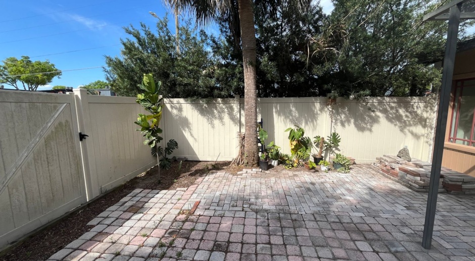 Well priced 3 bedroom, 2 bath in A+ rated Seminole county schools. Amazing Courtyard, chefs kitchen, fireplace!